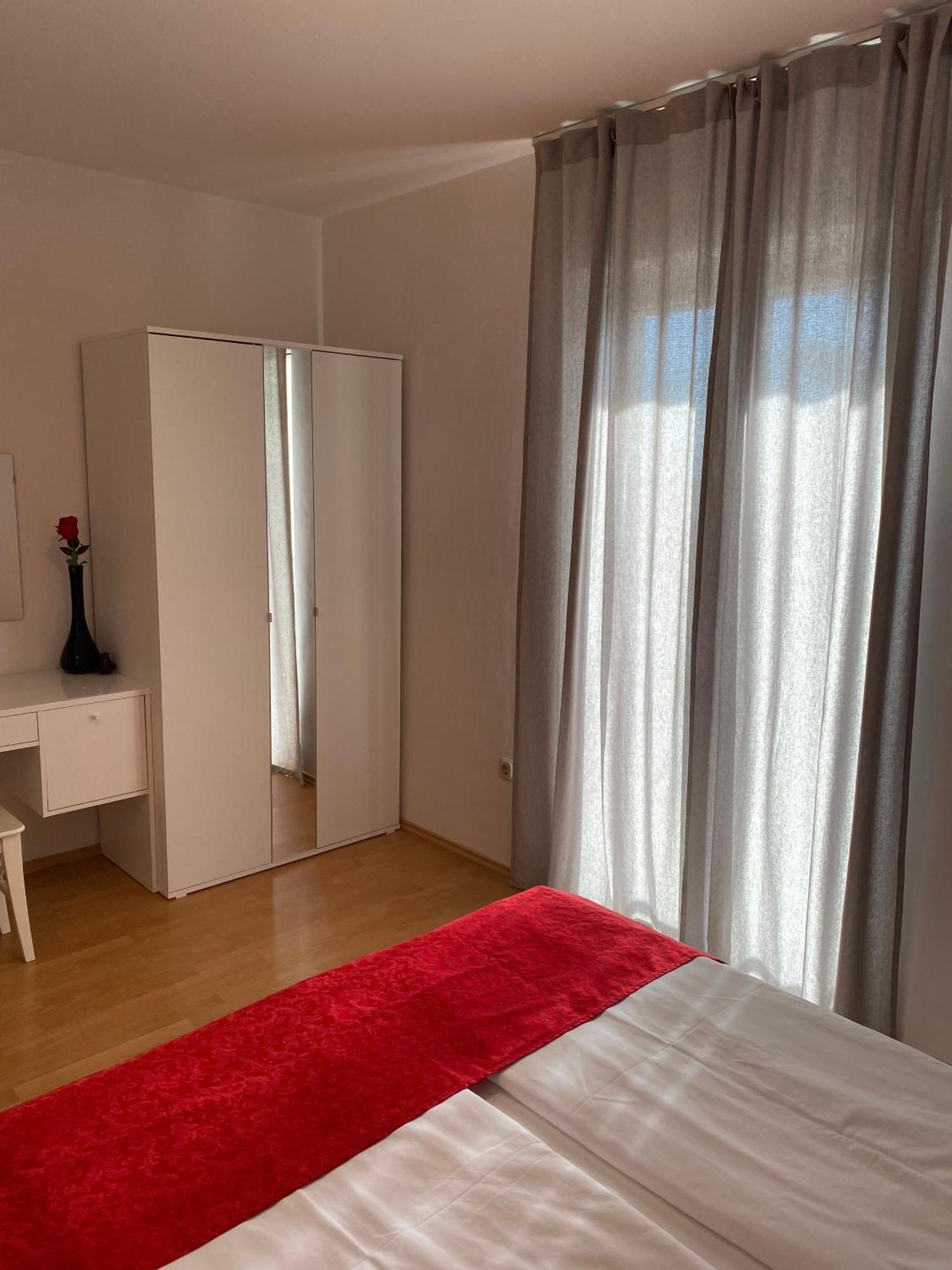 Villa Jasmin Bol Exterior foto